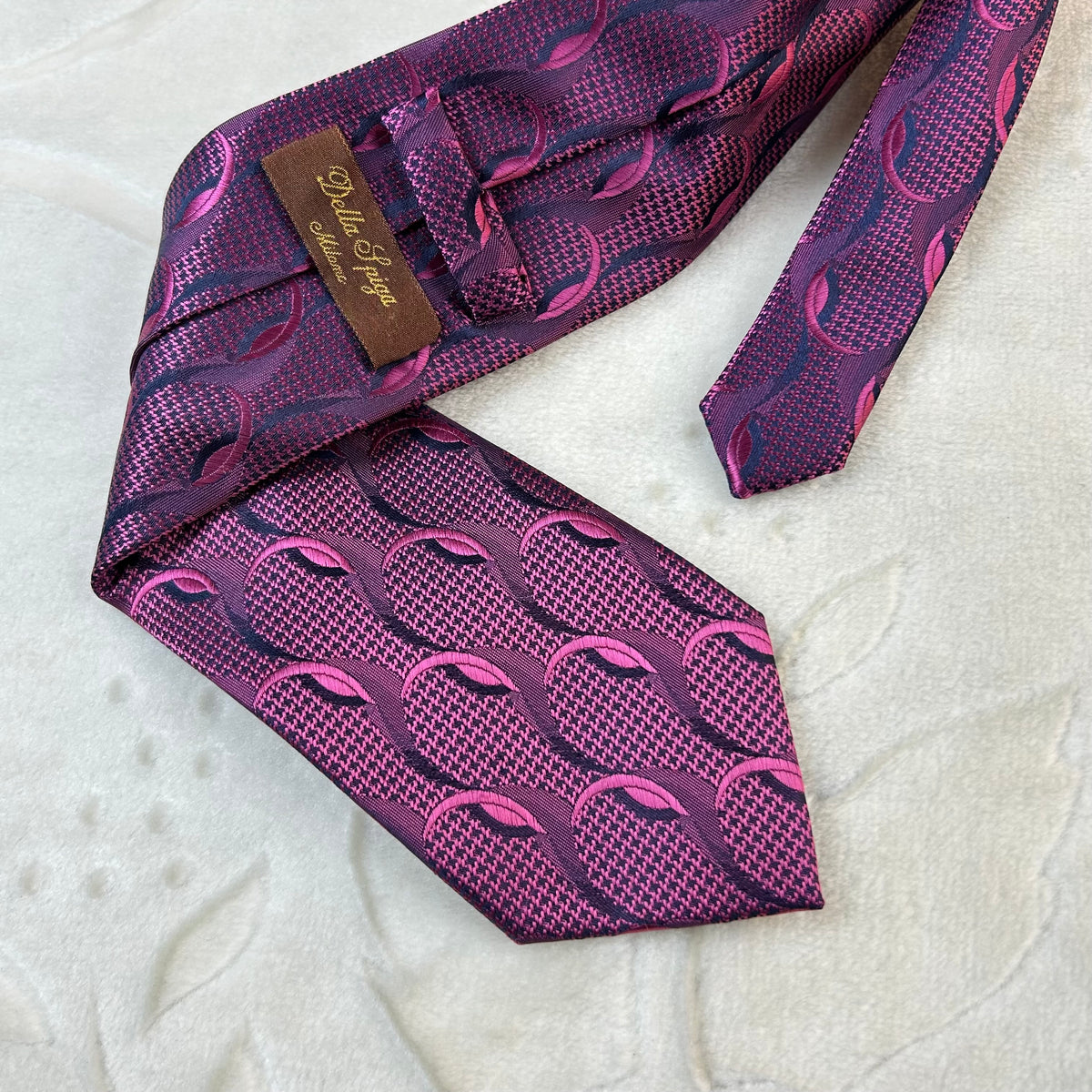 Cravatta Della Spiga Milano Vintage 100% Seta Fantasia Geometrica Rosa Fucsia Made in Italy