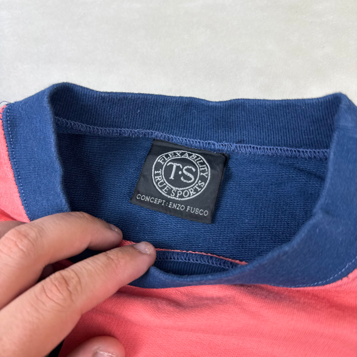 Felpa Vintage True Sports by Enzo Fusco Rosa Fluo e Blu con Maxi Stampa (M)