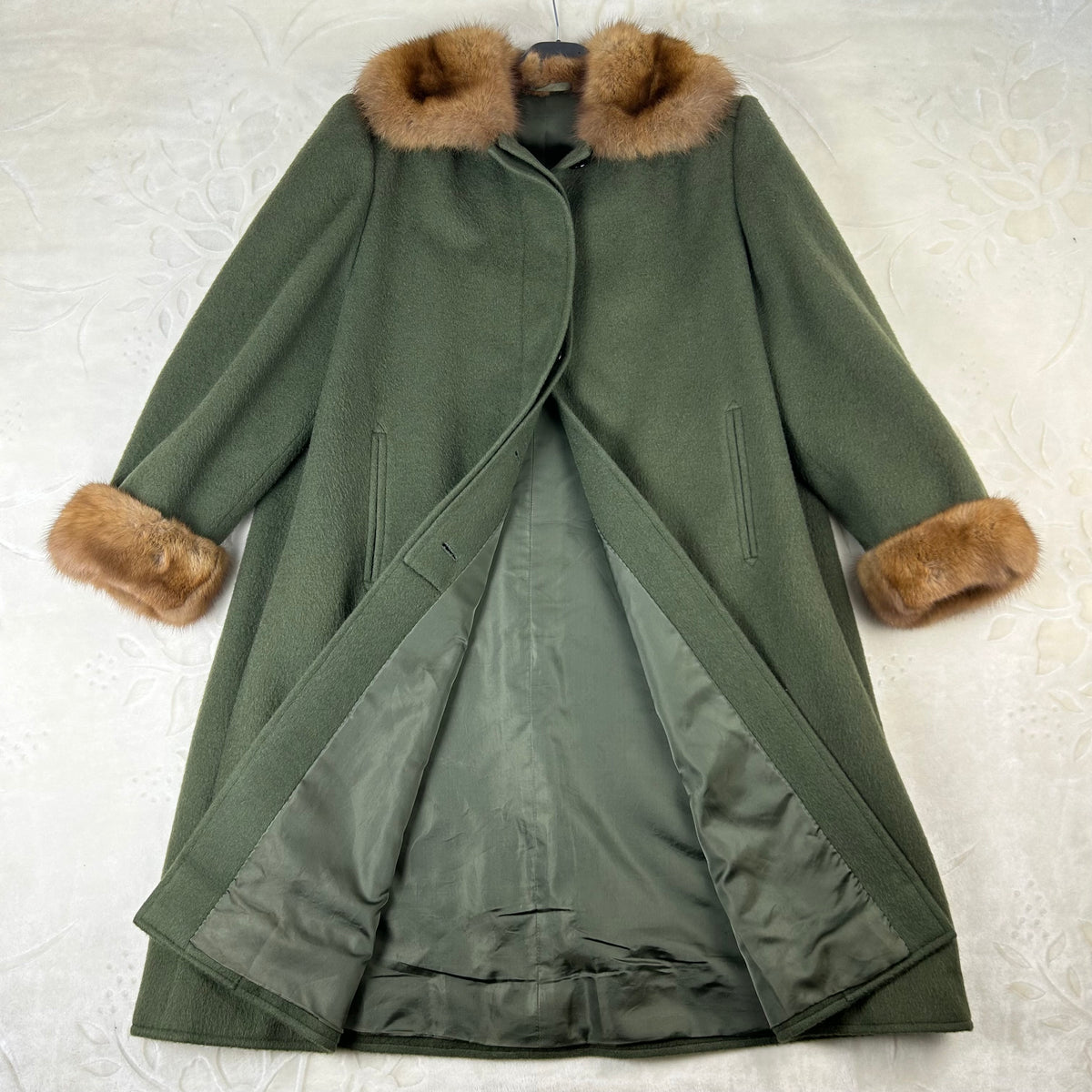 Cappotto da Donna  sartoriale vintage 100% Lana Verde con Collo e Polsini in visone (M)