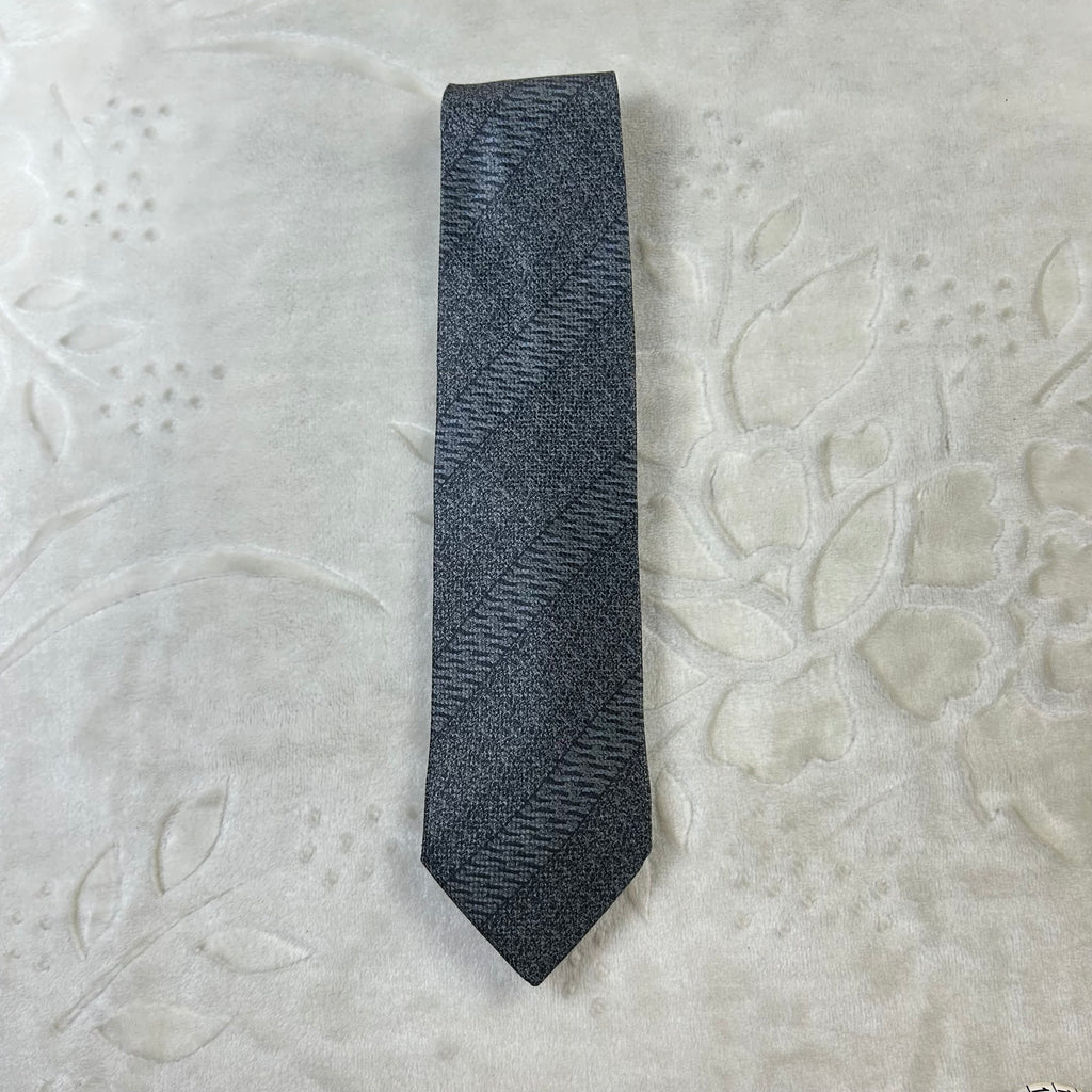 Cravatta Giorgio Armani 100% Seta Grigio Antracite Fantasia Geometrica Made in Italy