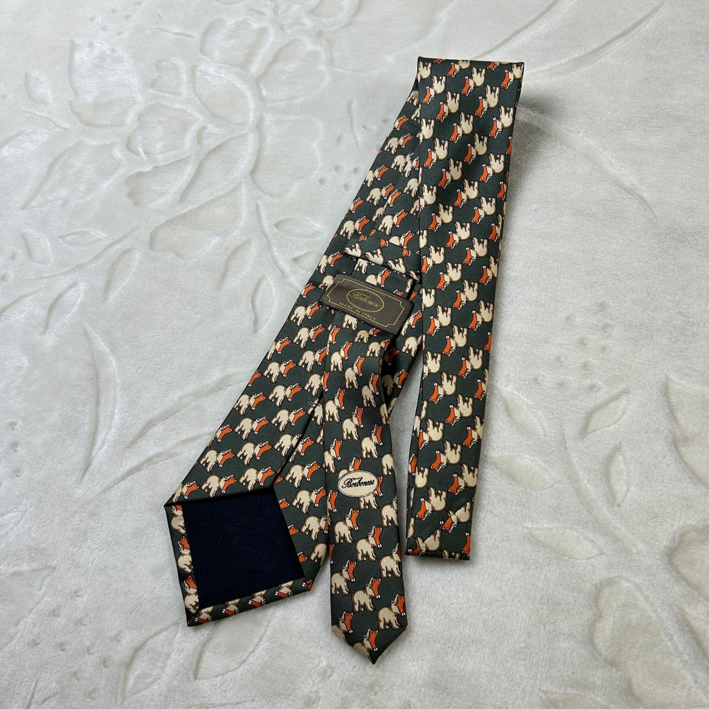 Cravatta Borbonese Made in Italy in 100%seta verde con fantasia animali