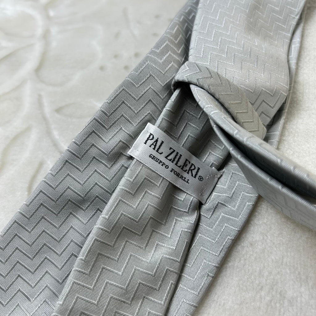Cravatta Pal Zileri Vintage 100% Seta Grigio Argento Fantasia Chevron
